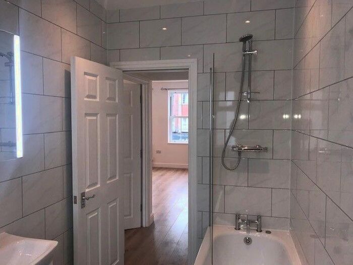 1 Bedroom Flat To Rent In Central Road, Worcester Park, KT4