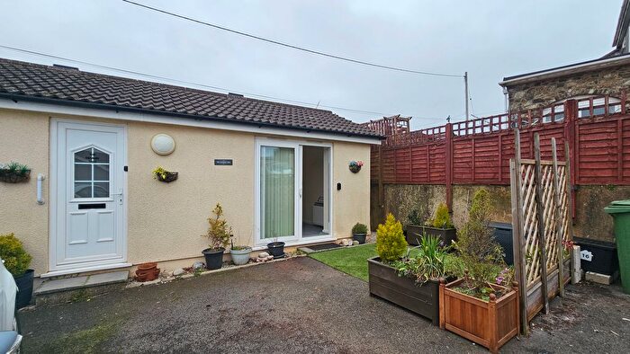 1 Bedroom Bungalow To Rent In , TQ4