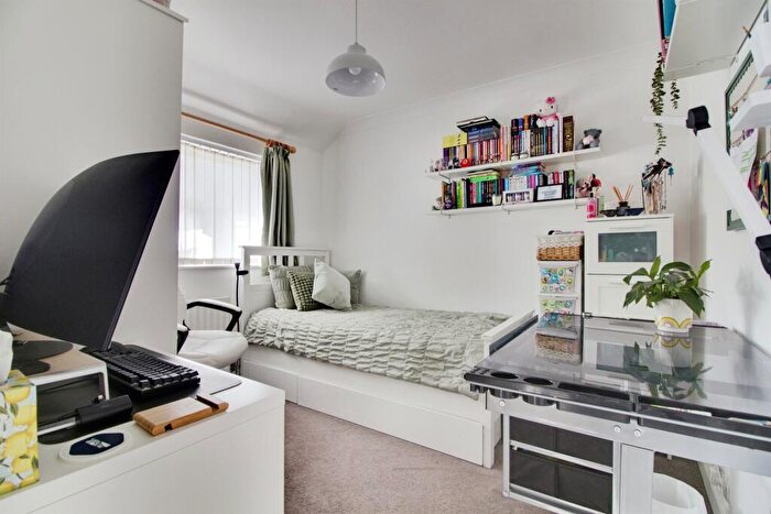 3 Bedroom End Of Terrace House For Sale In Howlands, Welwyn Garden City, AL7