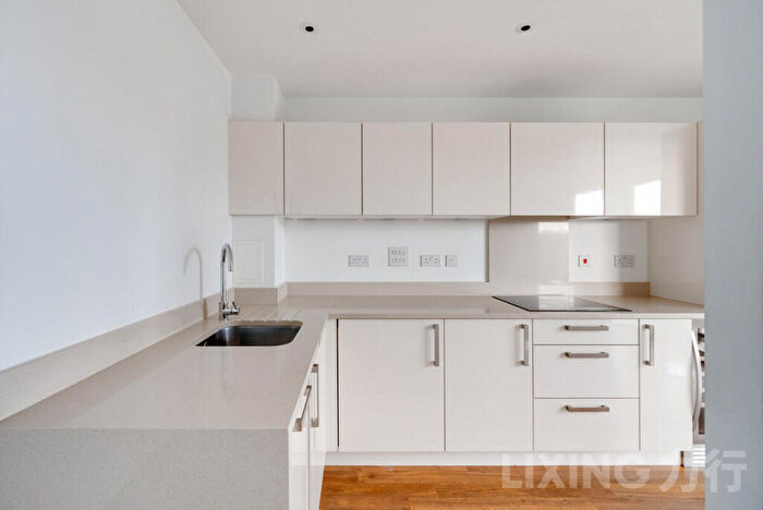 1 Bedroom Apartment For Sale In Queensland Road, Holloway, N7