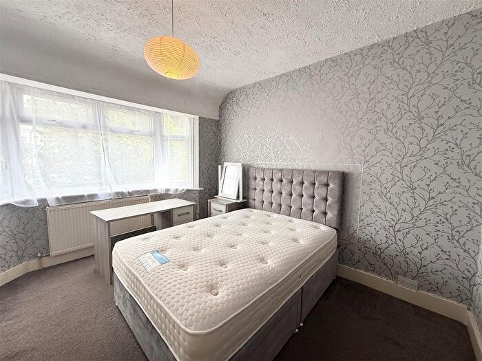 3 Bedroom Terraced House To Rent In Croyland Road, London, N9