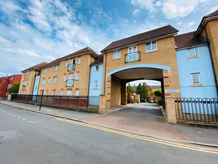 2 Bedroom Flat To Rent In Garvary Road, London, E16