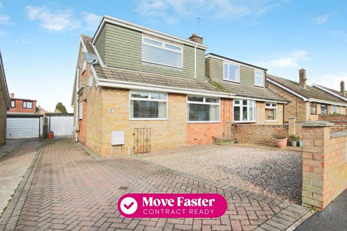 3 Bedroom Semi-Detached Bungalow For Sale In Owst Road, Hull, HU12