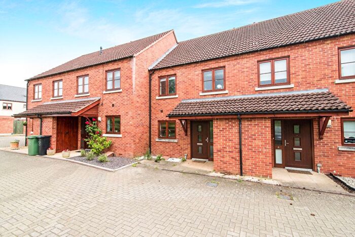 3 Bedroom Terraced House For Sale In Highpath Mews, Basingstoke, RG24