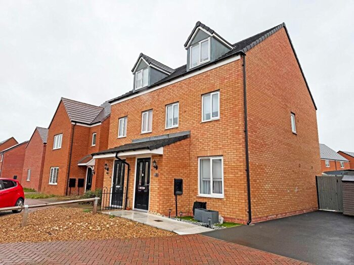 4 Bedroom Town House For Sale In Chloe Place, Peterborough, PE2