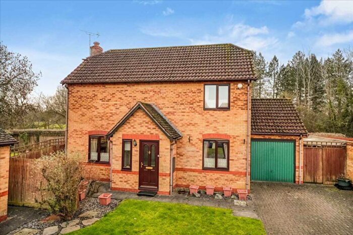 3 Bedroom Detached House For Sale In Treborough, Furzton, Milton Keynes, MK4