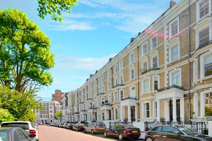 2 Bedroom Flat To Rent In Lexham Gardens, London, W8