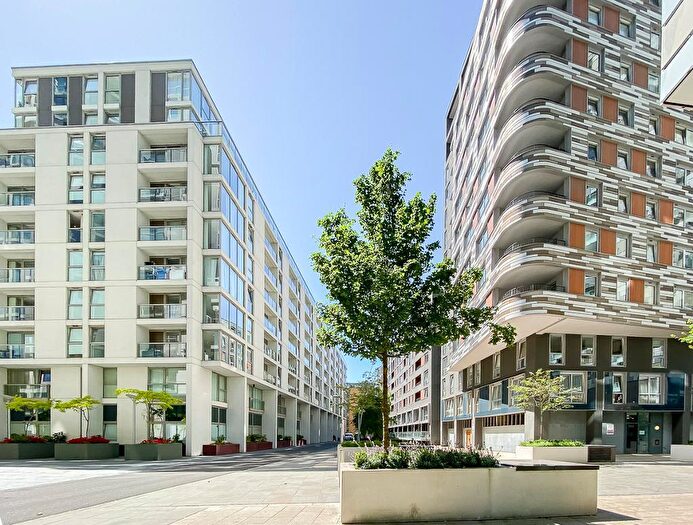 2 Bedroom Apartment To Rent In Denison Building, Lanterns Way, South Quay, Crossharbor, Canary Wharf, London, E14