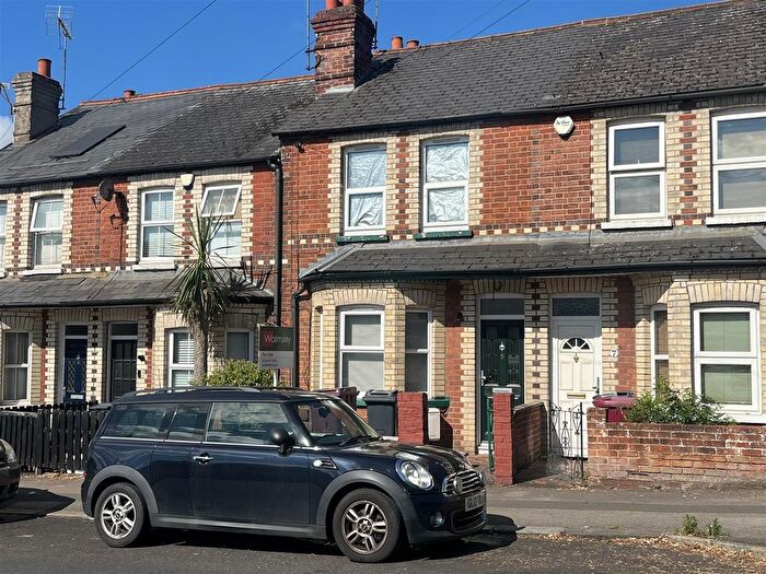 3 Bedroom Terraced House For Sale In Donkin Hill, Caversham, Reading, RG4
