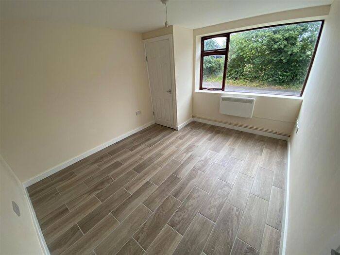 1 Bedroom Flat To Rent In Tollgate Court, Trentham Road, Stoke-On-Trent, Staffordshire, ST3