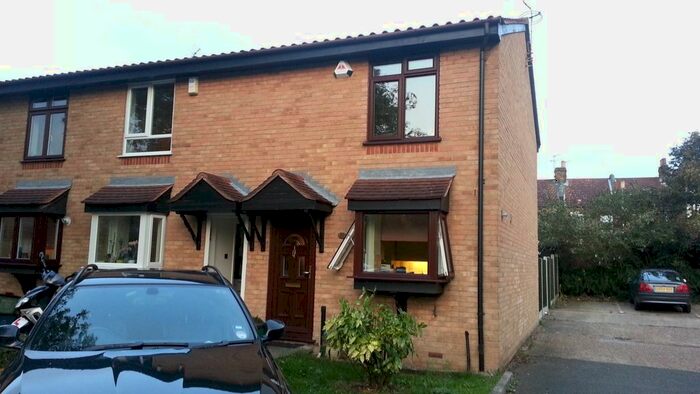 2 Bedroom Terraced House To Rent In Avenue Road, Essex, RM6