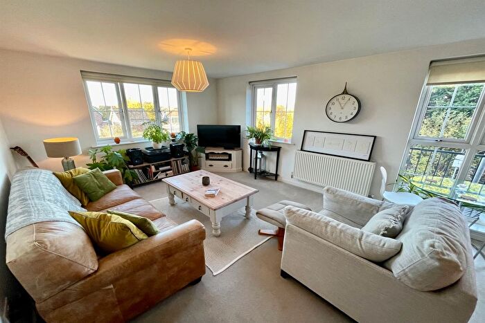 2 Bedroom Flat To Rent In Chaise Meadow, Lymm, WA13