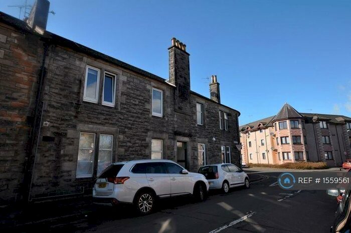 2 Bedroom Flat To Rent In Ronald Place, Stirling, FK8