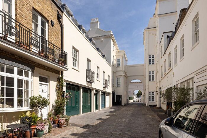 3 Bedroom Mews To Rent In Eaton Mews North, Belgravia, SW1X