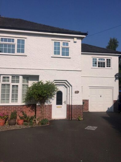 4 Bedroom Semi-Detached House To Rent In Kingsmead, Chester, CH2