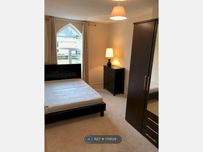 1 Bedroom Flat To Rent In Crown Street, Halifax, HX1
