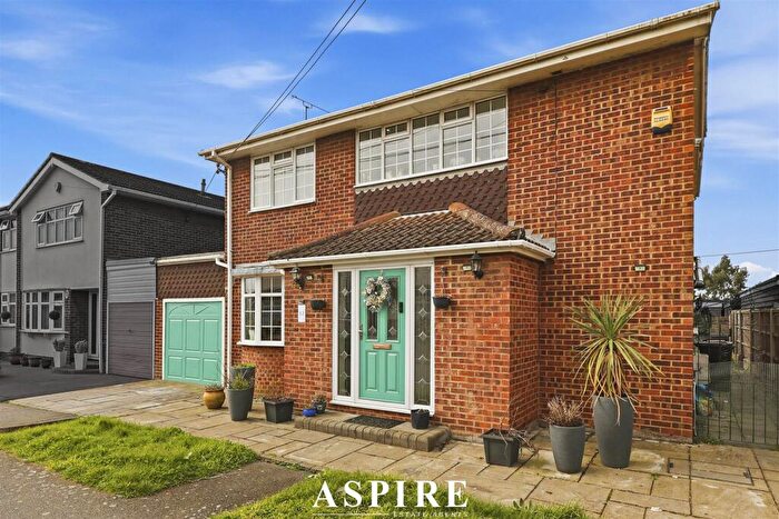 6 Bedroom Detached House For Sale In Florence Road, Canvey Island, SS8