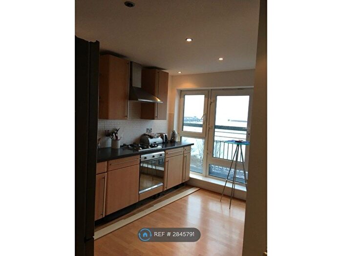 2 Bedroom Flat To Rent In Lower Granton Road, Edinburgh, EH5