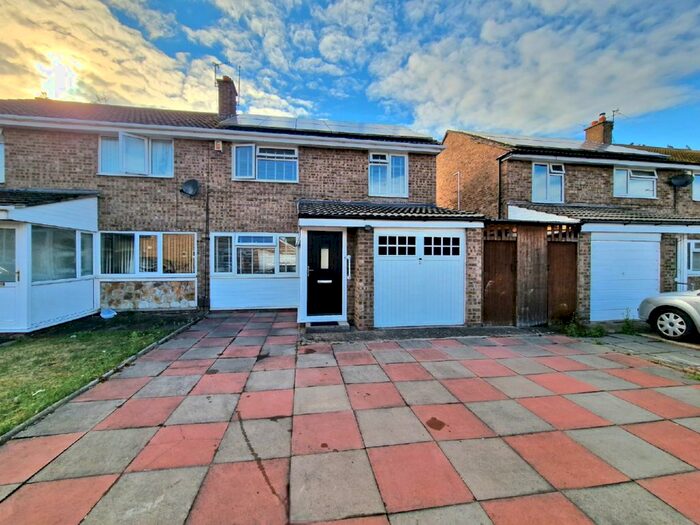 3 Bedroom Semi-Detached House To Rent In Locke Avenue, Rushey Mead, Leicester, LE4
