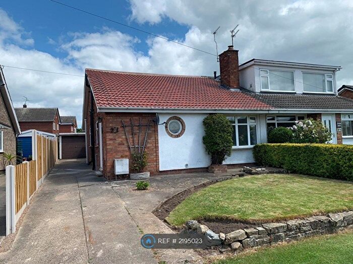 4 Bedroom Bungalow To Rent In Pennine Close, York, YO32