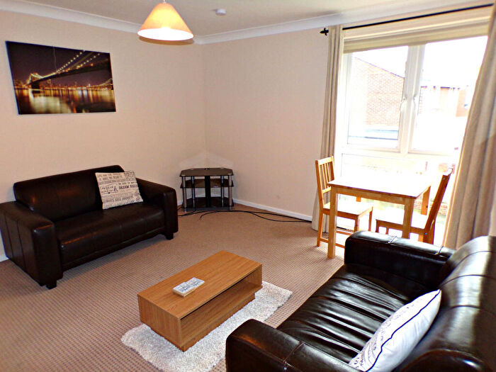 2 Bedroom Flat To Rent In Milverton Court, Kingston Park, NE3