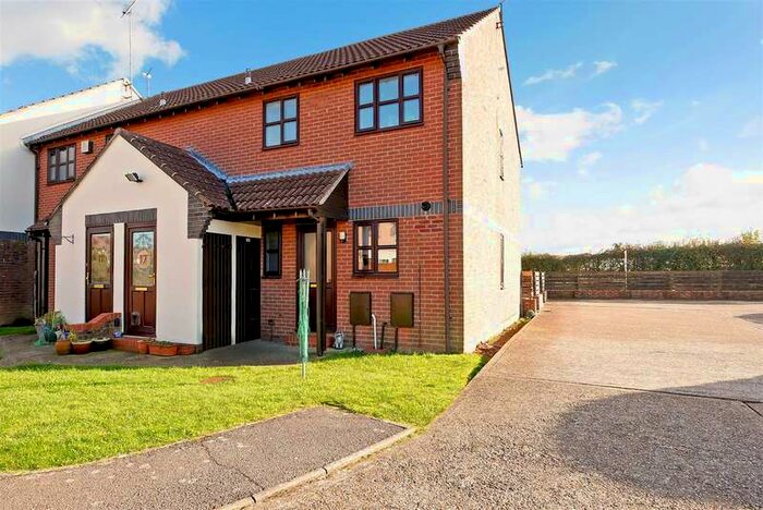 1 Bedroom Flat To Rent In Sproule Close, Ford, BN18