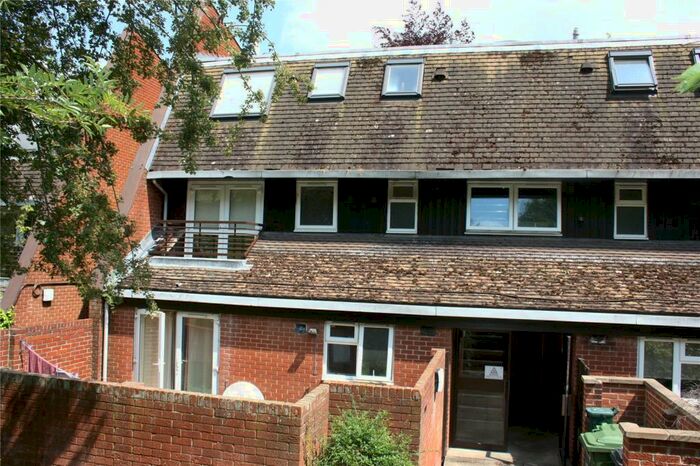 1 Bedroom Flat To Rent In Mount View, Henley-on-Thames, Oxfordshire, RG9