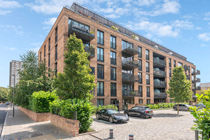 1 Bedroom Flat To Rent In Cobalt Place, Battersea Park, SW11