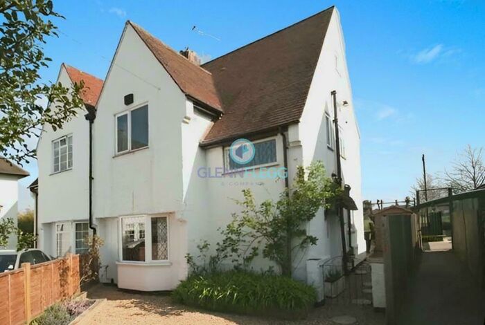 3 Bedroom Terraced House To Rent In St Andrews Way, Cippenham, Slough, SL1