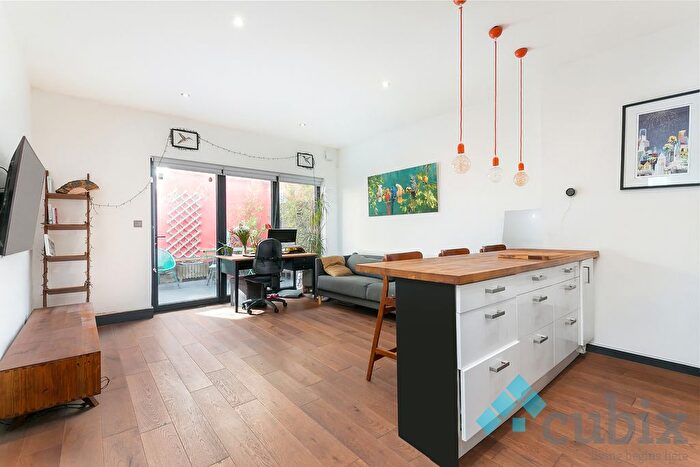 1 Bedroom Flat For Sale In Mason Street, London, SE17
