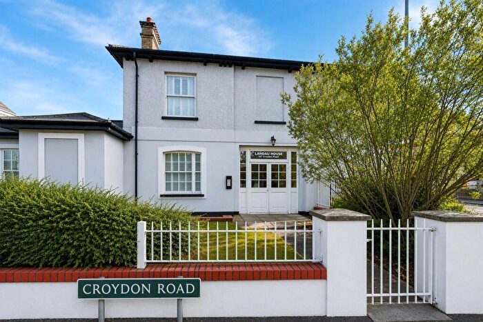3 Bedroom Flat For Sale In Croydon Road, Keston, BR2