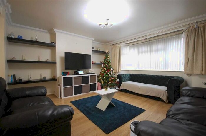 4 Bedroom Semi-Detached House To Rent In Warrender Way, Ruislip HA4