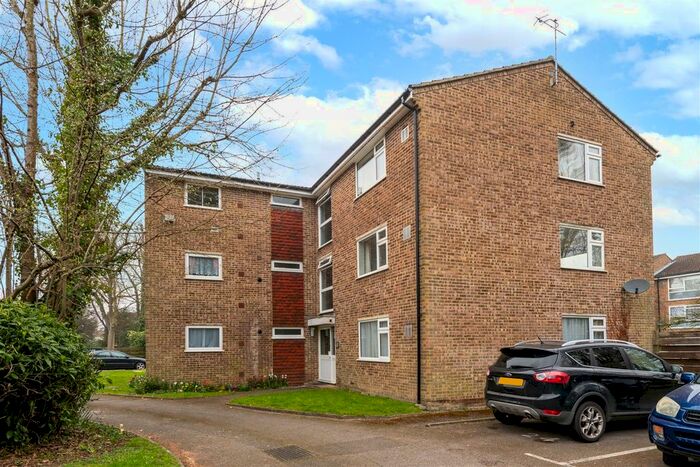 1 Bedroom Flat To Rent In Aurum Close, Horley, RH6