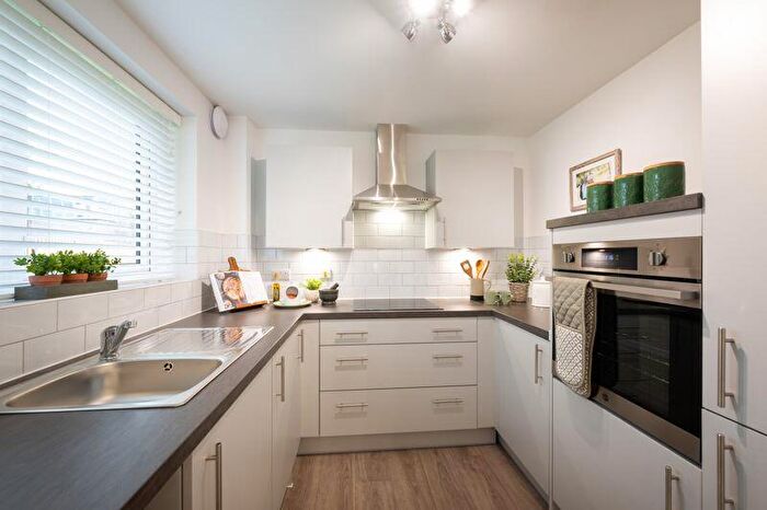 1 Bedroom Flat For Sale In Manns Lodge, Central Cranleigh, GU6