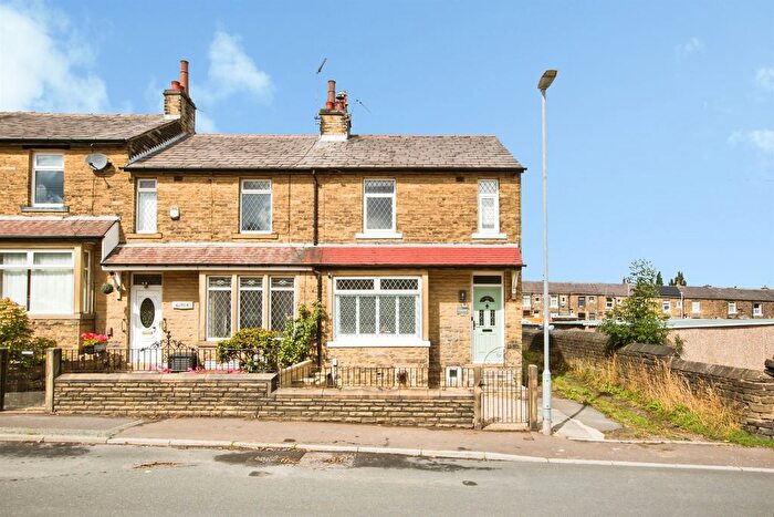 3 Bedroom End Terrace House For Sale In South Lane, Elland, HX5