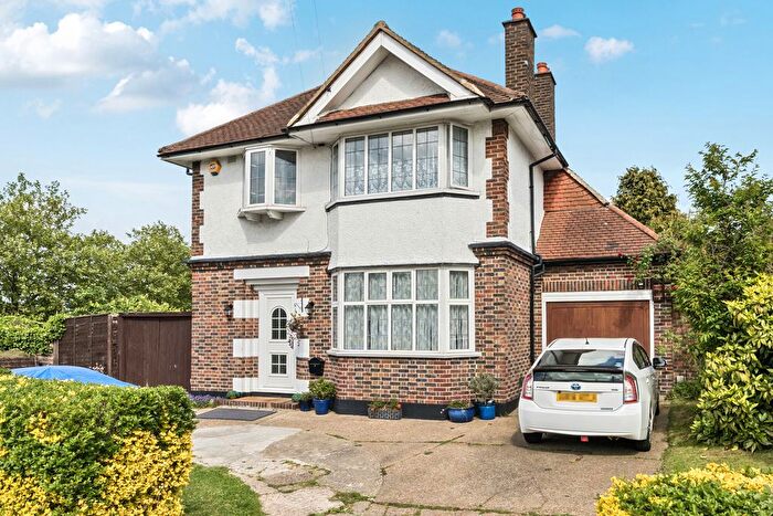 3 Bedroom Detached House For Sale In Woodyates Road, Lee, SE12