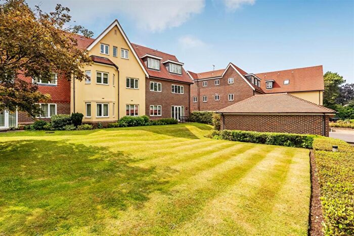 2 Bedroom Retirement Property For Sale In Ashcroft Place, Leatherhead, KT22