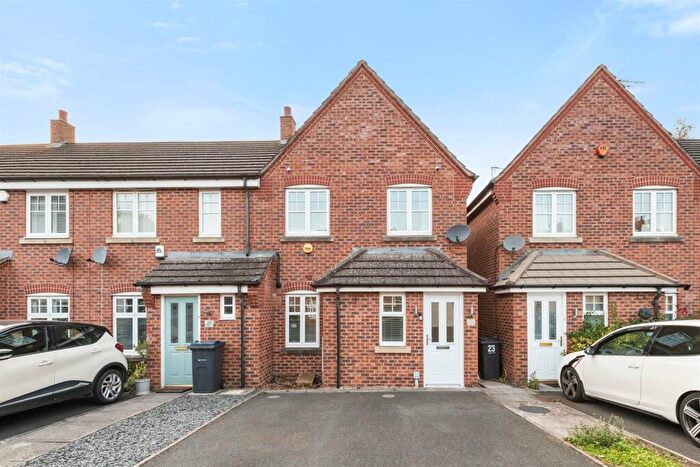 3 Bedroom End Of Terrace House To Rent In Southern Drive, Kings Norton, Birmingham, B30