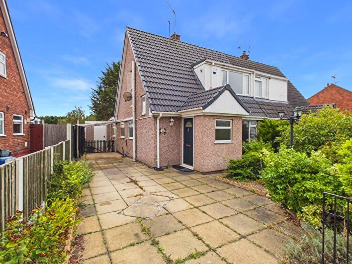 3 Bedroom Semi-Detached House For Sale In Halton Road, Upton, CH2