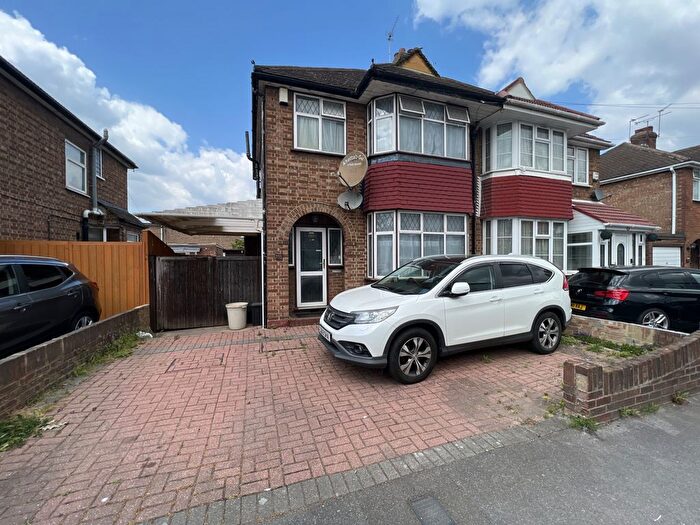 4 Bedroom Semi-Detached House For Sale In Nield Road, Hayes, UB3