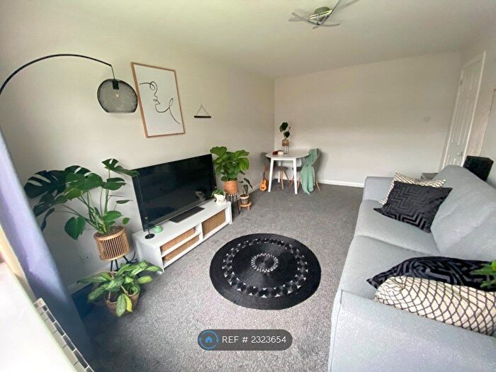 1 Bedroom Flat To Rent In Suffolk Close, Slough, SL1