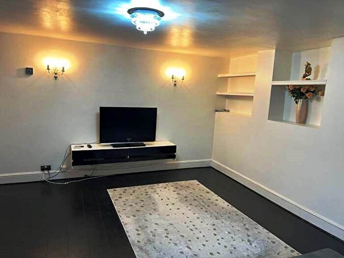 2 Bedroom Flat To Rent In Dunsmure Road, London, N16