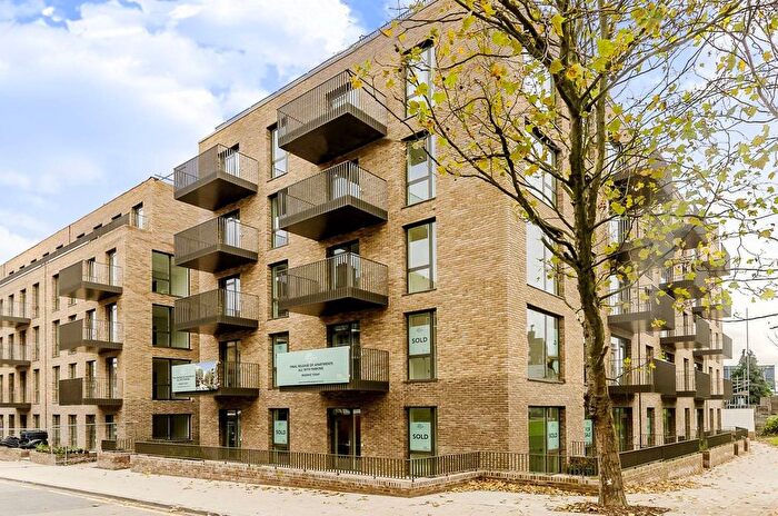 2 Bedroom Flat To Rent In West Row, Ladbroke Grove, London, W10