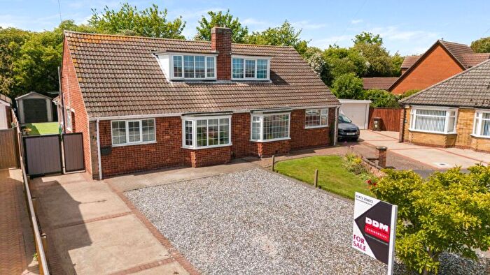 3 Bedroom Bungalow For Sale In Janton Court, New Waltham, Grimsby, DN36