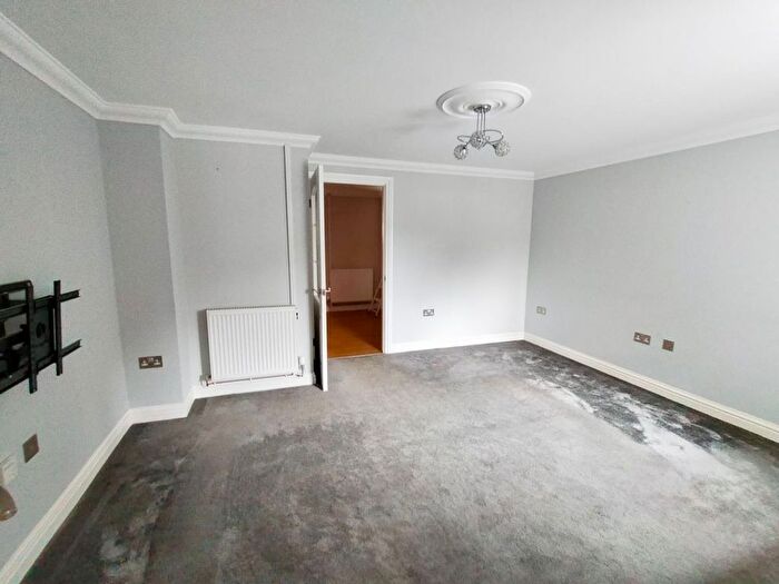 2 Bedroom End Of Terrace House To Rent In Brecon Road, Hirwaun, CF44