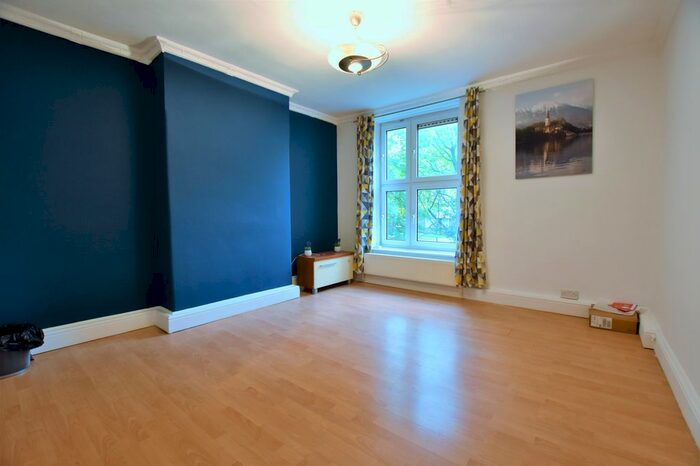 1 Bedroom Flat To Rent In Kempshott Road, Streatham, SW16