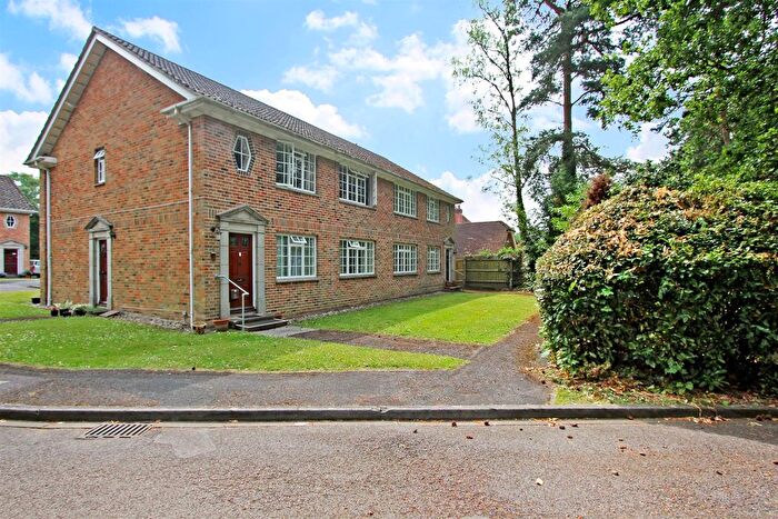 2 Bedroom Maisonette To Rent In Tithewood Close, Hiltingbury, Chandler's Ford, SO53