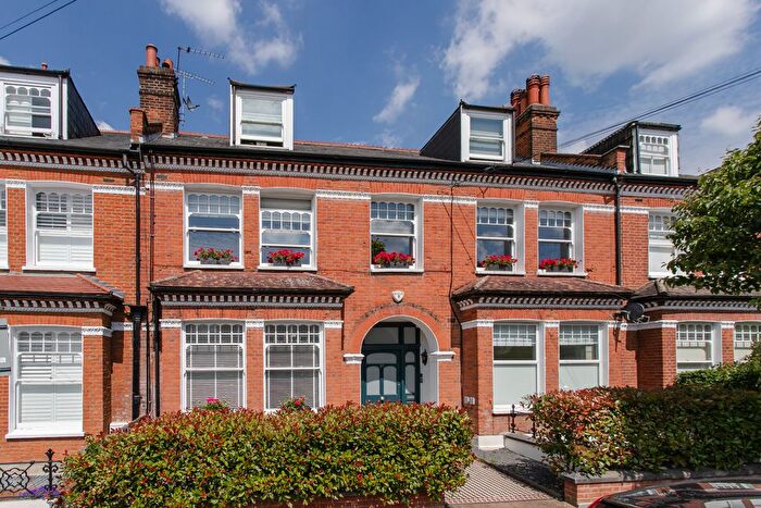 2 Bedroom Flat For Sale In Manville Road, London, SW17