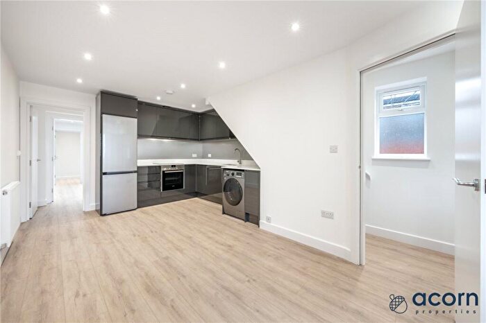 3 Bedroom End Of Terrace House To Rent In Eagle Drive, London, NW9