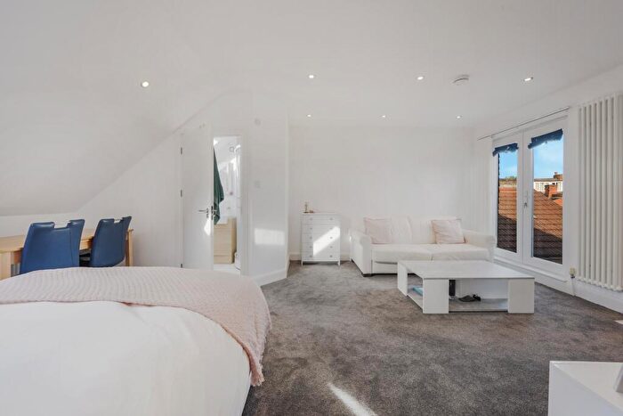Studio For Sale In Herbert Road, West Hendon, London, NW9